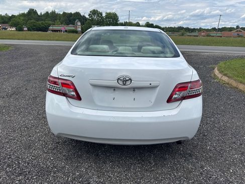 Used 2010 Toyota Camry image 7