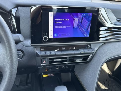 Used 2025 Toyota Camry LE image 23