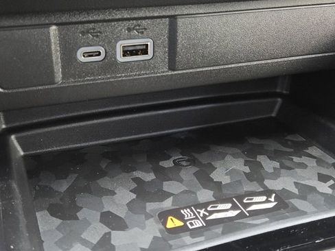 New 2026 GMC Canyon Denali w/ LPO, Denali Black Edition image 8