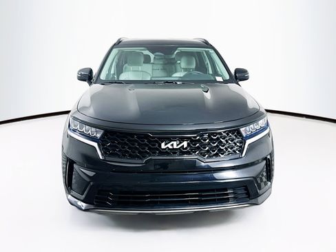 Used 2023 Kia Sorento S image 2