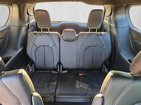 New 2026 Chrysler Pacifica Select w/ S Appearance Package image 15