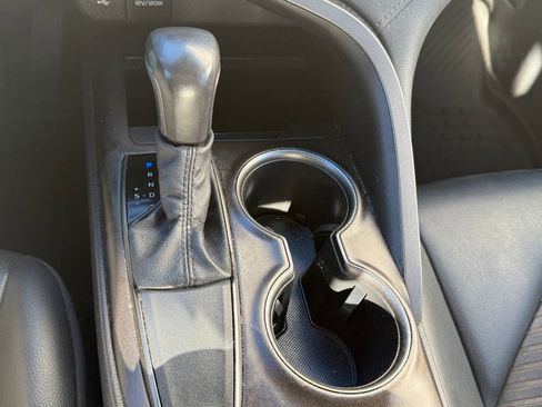 Used 2021 Toyota Camry SE image 25