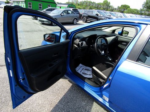 Used 2021 Nissan Versa SV image 12