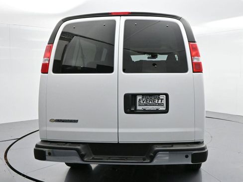 Used 2025 Chevrolet Express 3500 LT w/ LT Preferred Equipment Group image 6