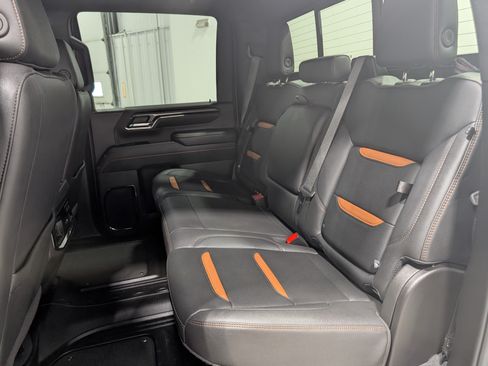 Used 2024 GMC Sierra 2500 AT4 w/ AT4 Premium Plus Package AWD/4WD image 18