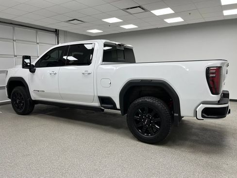 Used 2024 GMC Sierra 3500 AT4 w/ AT4 Premium Plus Package AWD/4WD image 7