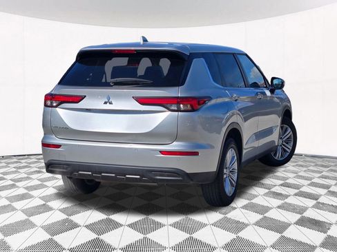 Used 2024 Mitsubishi Outlander ES AWD/4WD image 15