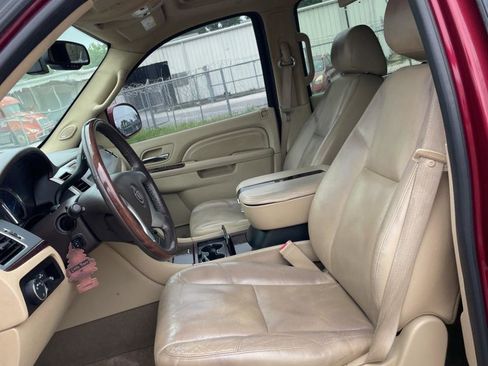 Used 2011 Cadillac Escalade Luxury AWD/4WD image 10
