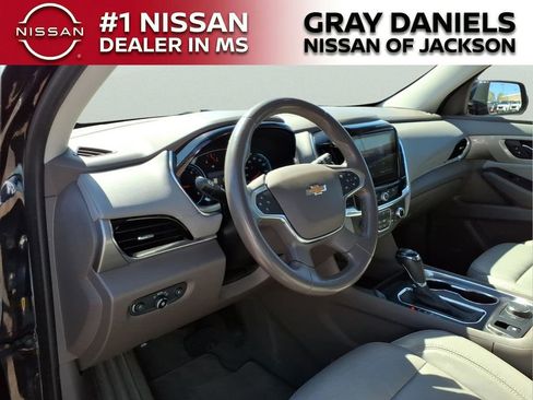 Used 2020 Chevrolet Traverse LT w/ LT Premium Package image 11