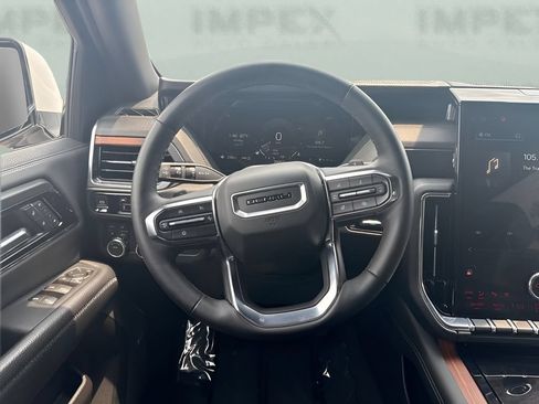 Used 2025 GMC Yukon XL Denali AWD/4WD image 16