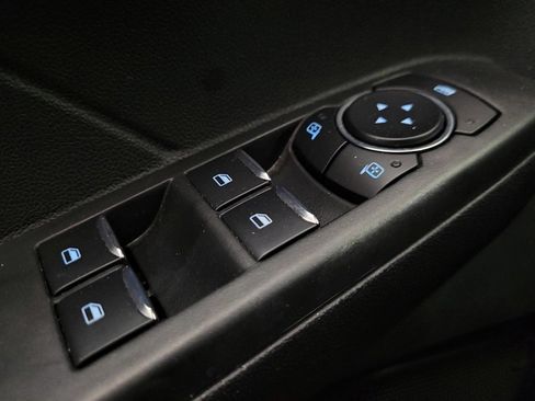 Used 2022 Ford Escape SE w/ SE Sport Appearance Package image 27