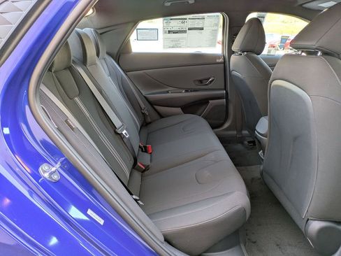 New 2025 Hyundai Elantra SEL image 29