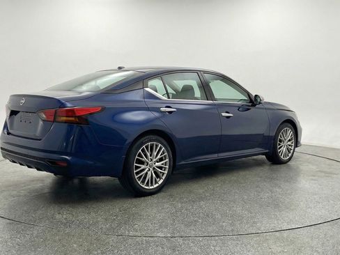 Used 2025 Nissan Altima 2.5 SV FWD image 7