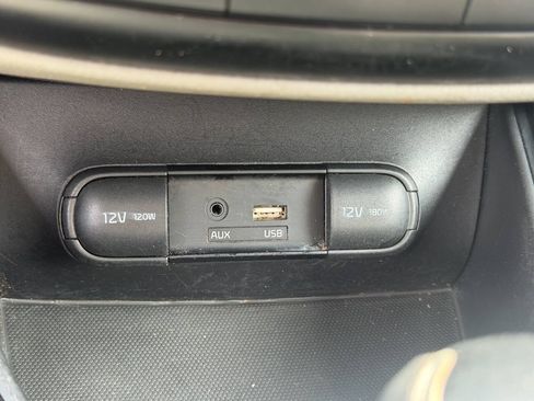 Used 2016 Kia Soul FWD image 34