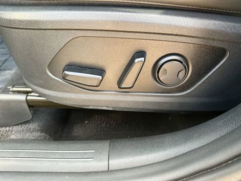 Used 2024 Kia Sorento S image 18