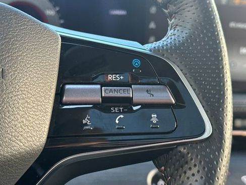 Used 2023 Nissan Ariya FWD image 36