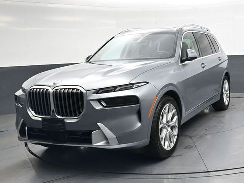 Used 2023 BMW X7 xDrive40i w/ Parking Assistance Package AWD/4WD image 10