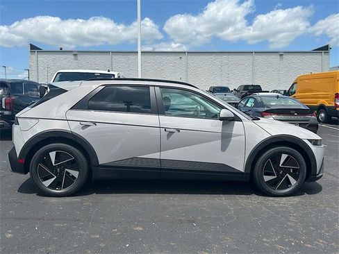 New 2025 Hyundai Ioniq 5 SEL image 5