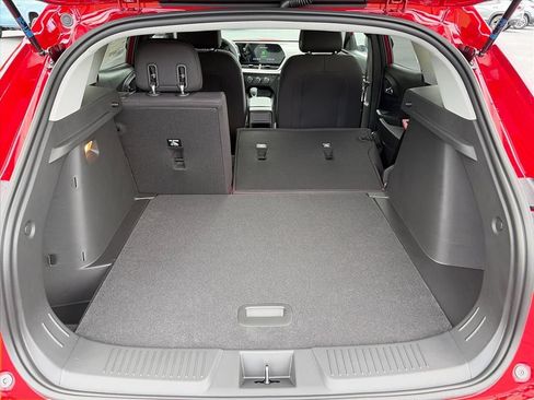 New 2026 Chevrolet Trax LS w/ LS Convenience Package FWD image 32