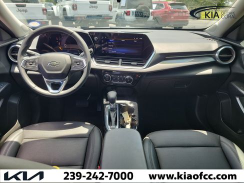 Used 2025 Chevrolet Trax ACTIV w/ Driver Confidence Package FWD image 15