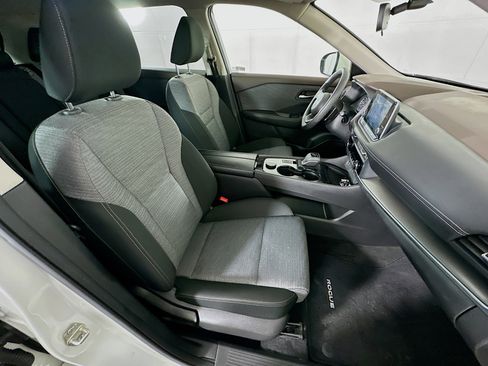 Used 2023 Nissan Rogue SV image 28