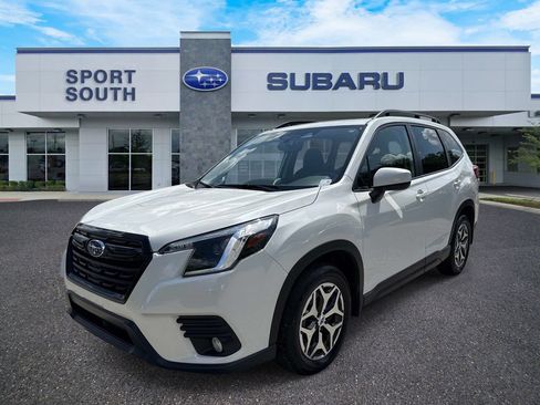 Used 2023 Subaru Forester Premium AWD/4WD image 7