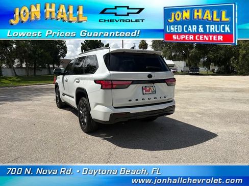 Used 2025 Toyota Sequoia Platinum AWD/4WD image 8
