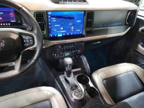 Used 2023 Ford Bronco Wildtrak AWD/4WD image 25