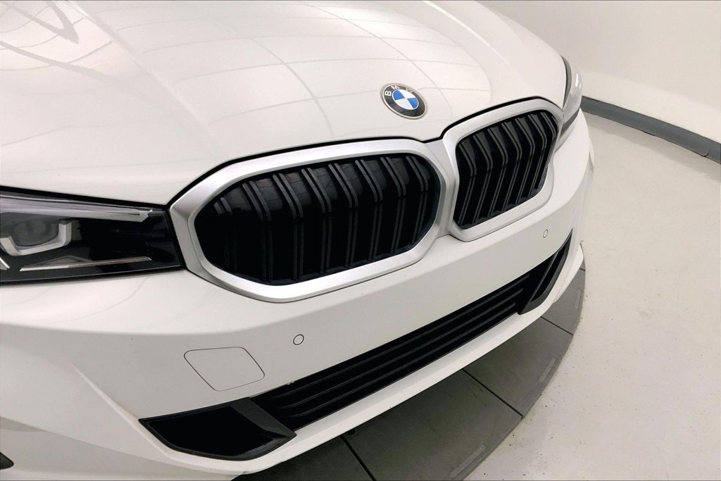 Used 2023 BMW 330i xDrive Sedan w/ Convenience Package AWD/4WD image 29