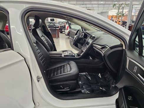 Used 2019 Ford Fusion SE FWD image 36