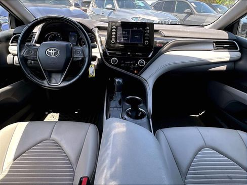 Used 2022 Toyota Camry SE FWD image 10