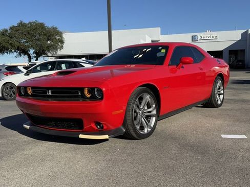 Used 2022 Dodge Challenger R/T image 4