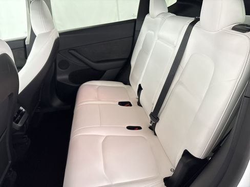Used 2024 Tesla Model Y Long Range image 15
