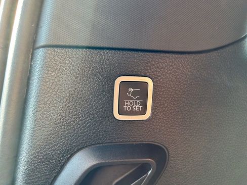 Used 2022 Jeep Wagoneer Series III w/ Premium Group I image 29