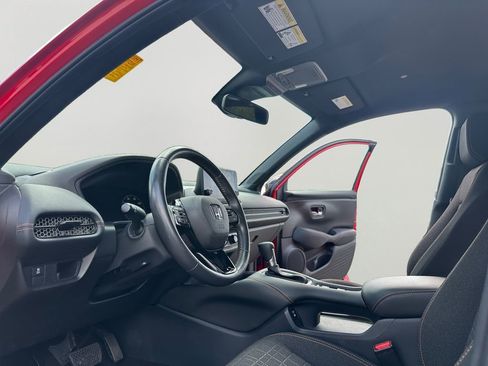Certified 2025 Honda HR-V Sport image 9