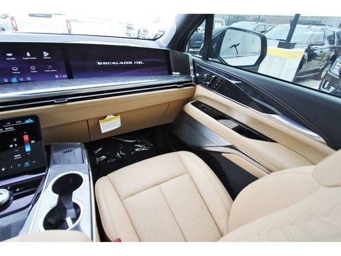 New 2026 Cadillac Escalade IQL Luxury image 10