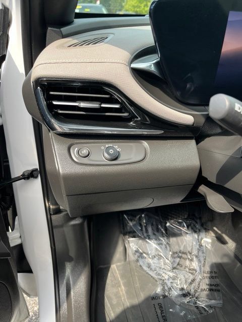 Used 2024 Buick Envista Avenir FWD image 11