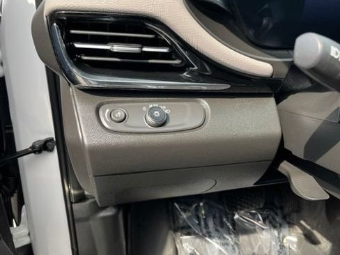 Used 2024 Buick Envista Sport Touring FWD image 11