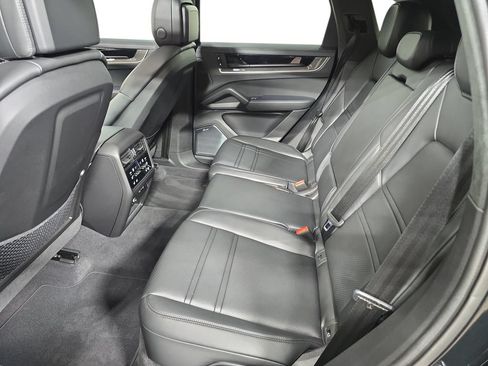 Certified 2026 Porsche Cayenne Turbo AWD/4WD image 24