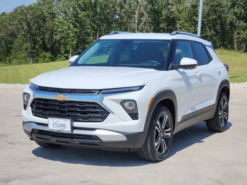 New 2026 Chevrolet TrailBlazer LT w/ Convenience Package FWD image 3