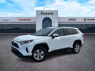 Used 2020 Toyota RAV4 XLE video 1