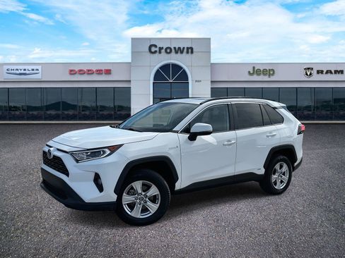 Used 2020 Toyota RAV4 XLE image 1