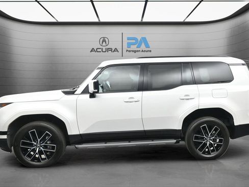 Used 2024 Lexus GX 550 image 23