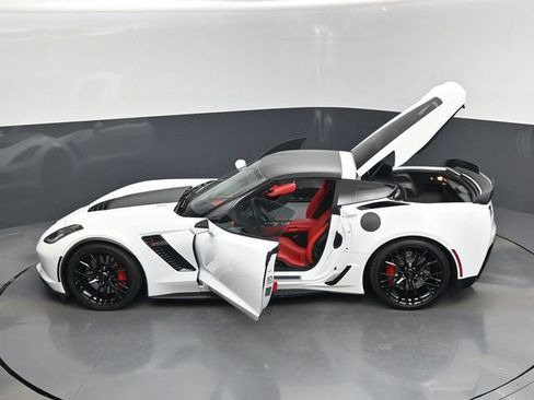 Used 2016 Chevrolet Corvette Z06 w/ 3LZ Preferred Equipment Group RWD image 17