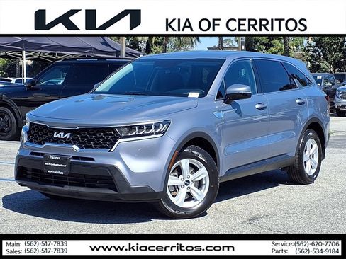 Used 2023 Kia Sorento LX image 1