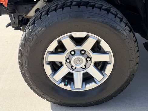 Used 2014 Toyota FJ Cruiser 4WD w/ Convenience Package image 10