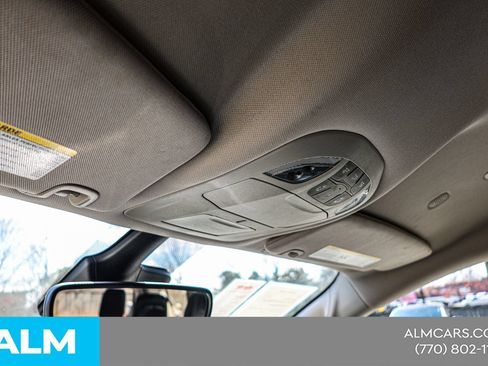 Used 2024 Chrysler Pacifica Touring-L FWD image 43