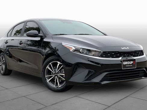 Certified 2023 Kia Forte LXS w/ LXS Technology Package FWD image 3