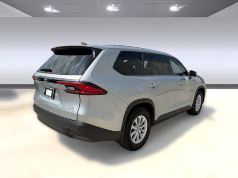 Used 2024 Toyota Grand Highlander FWD image 9