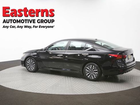 Used 2024 Nissan Altima 2.5 SV FWD image 63